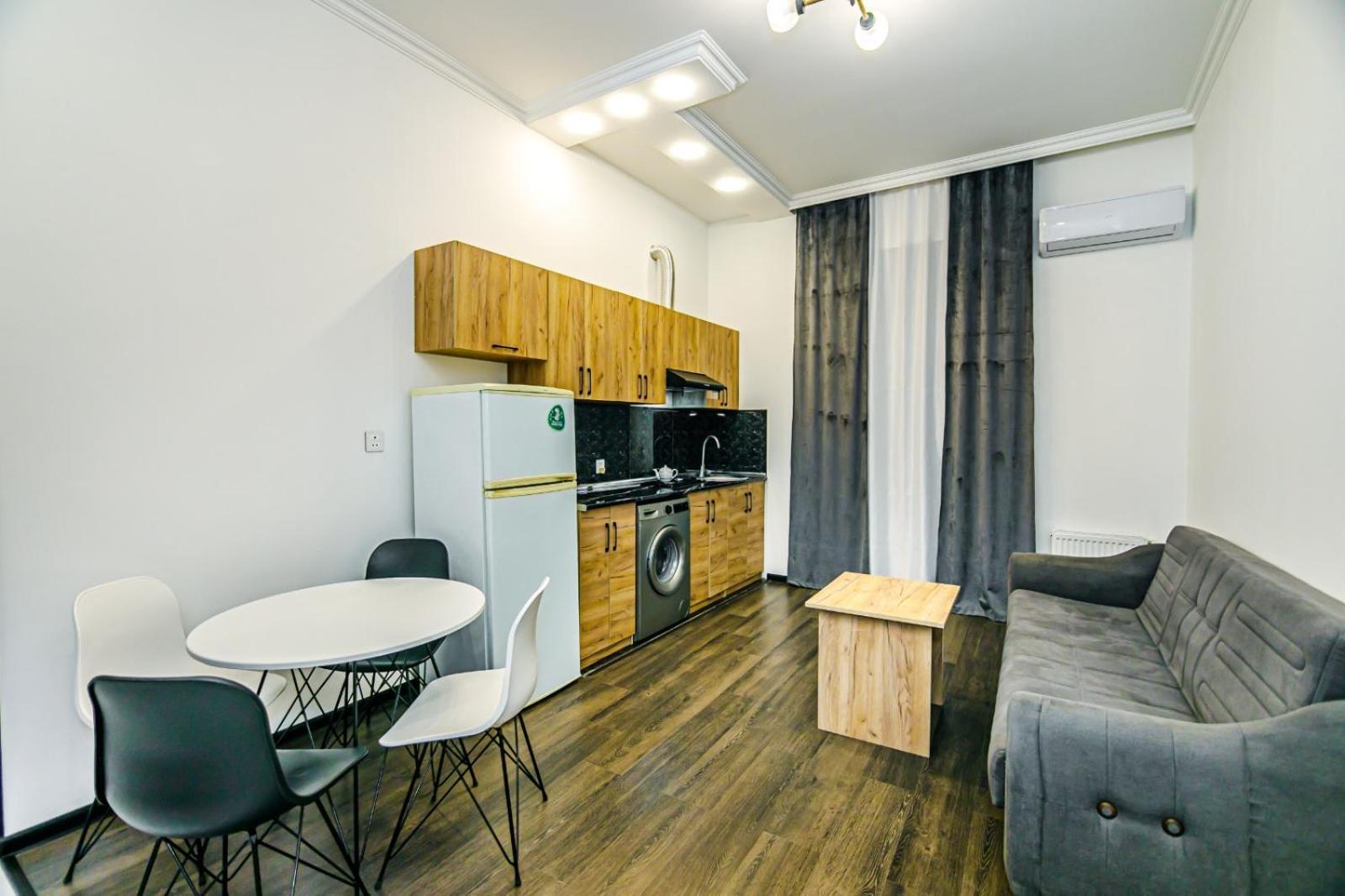 באקו M Estate. 2 Room Home In Targovu מראה חיצוני תמונה