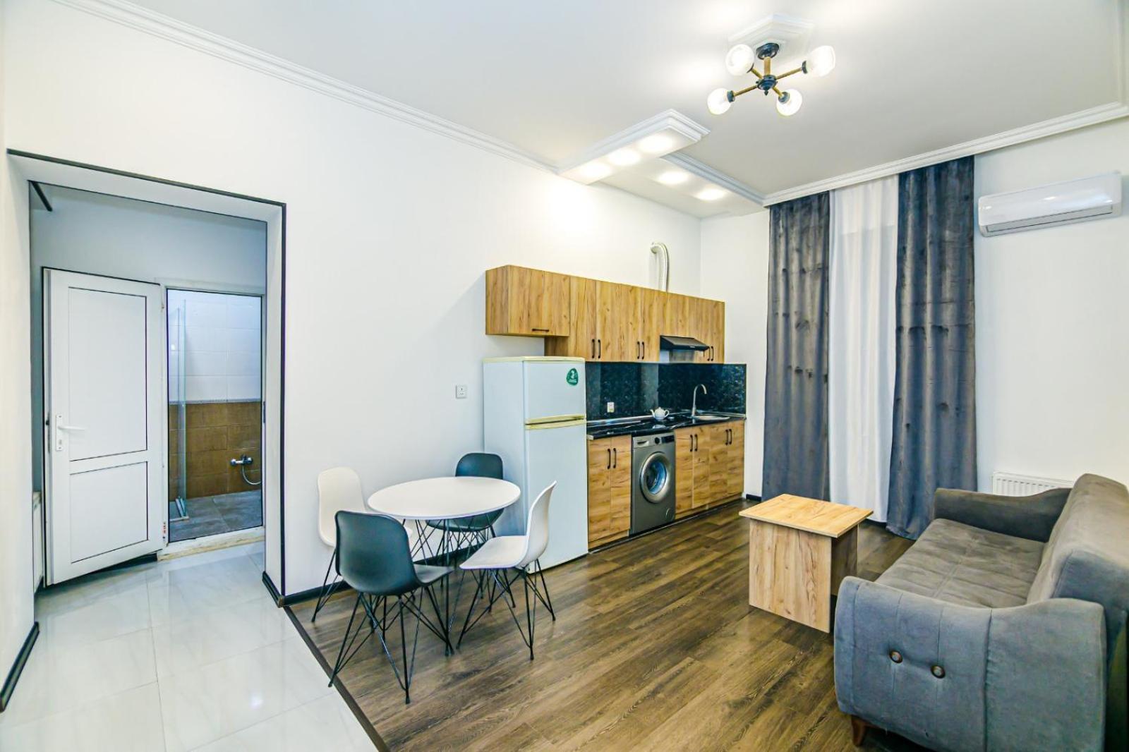 באקו M Estate. 2 Room Home In Targovu מראה חיצוני תמונה