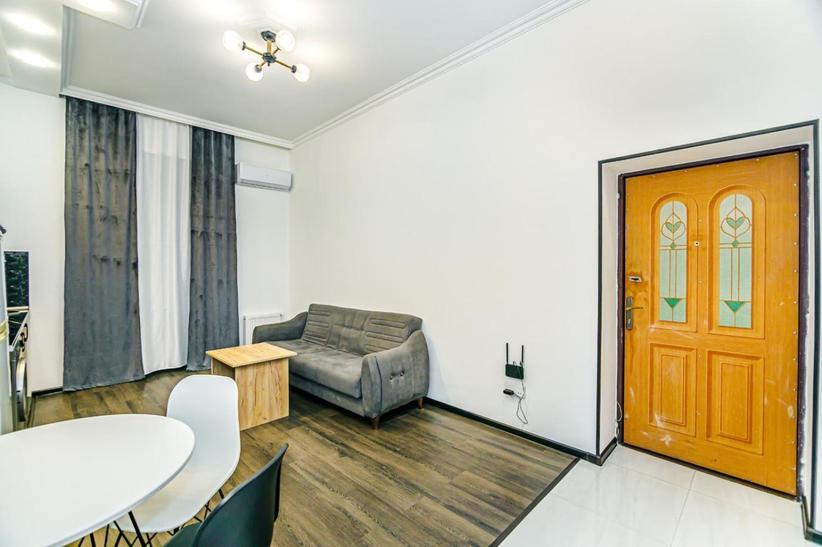 באקו M Estate. 2 Room Home In Targovu מראה חיצוני תמונה