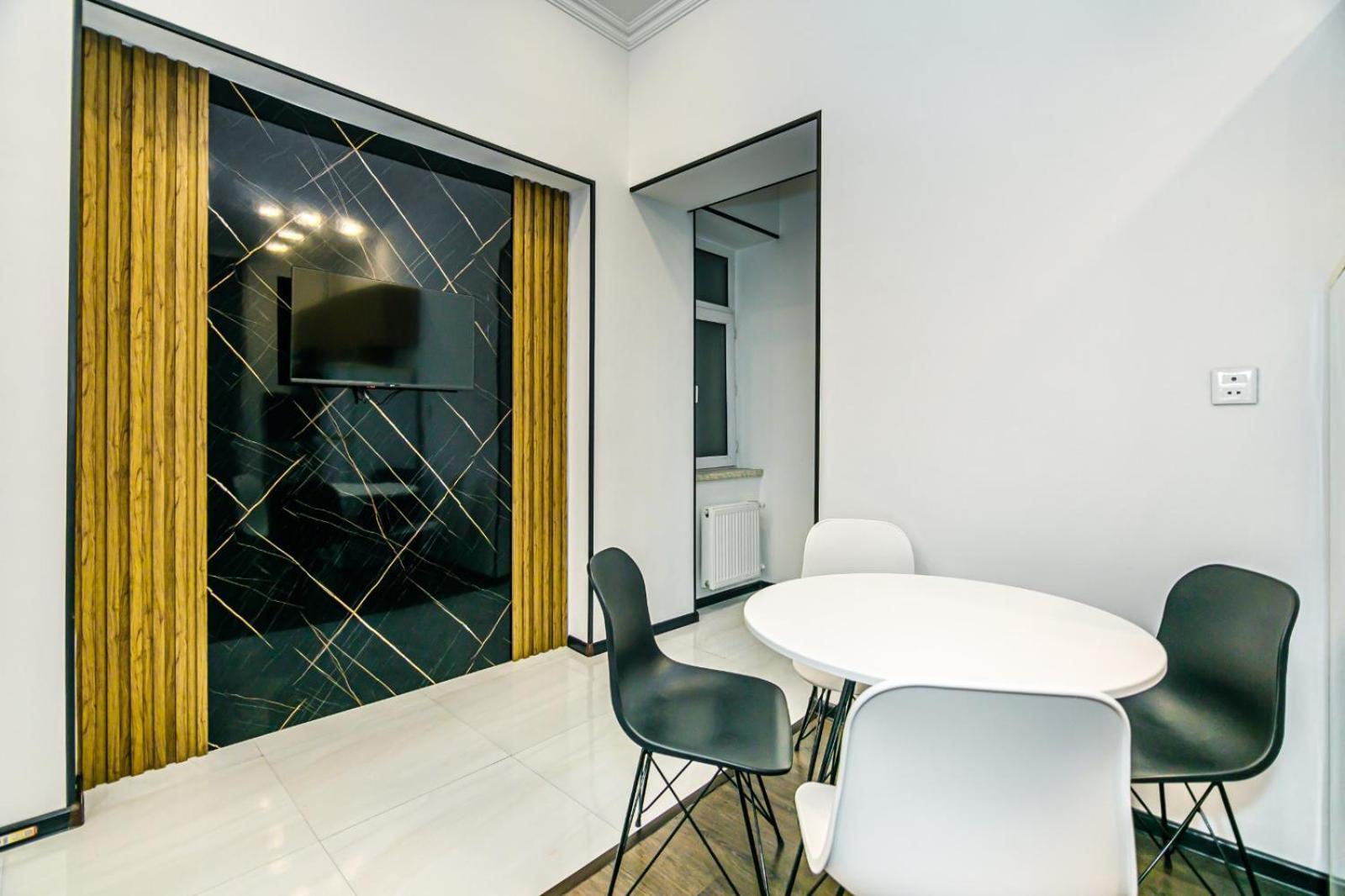 באקו M Estate. 2 Room Home In Targovu מראה חיצוני תמונה